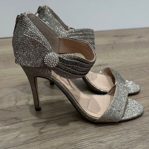 Gold Glam Silver metallic ankle strap sandals heels bow size 6 stiletto bride